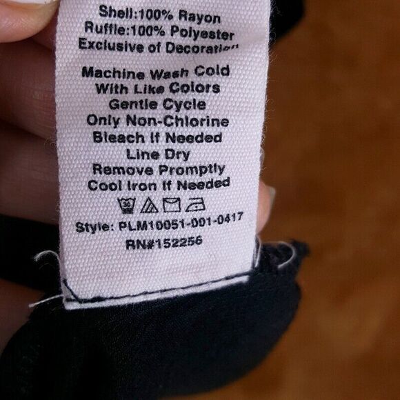 AVEC LES FILLES Womens Top Medium Black Cold Shoulder Keyhole Ruffle - Picture 6 of 9